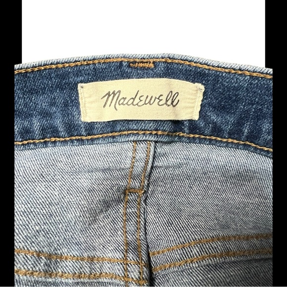 10" High-Rise Skinny Jeans in Mackey Wash: Button-Front Edition Size 25 - Picture 10 of 10